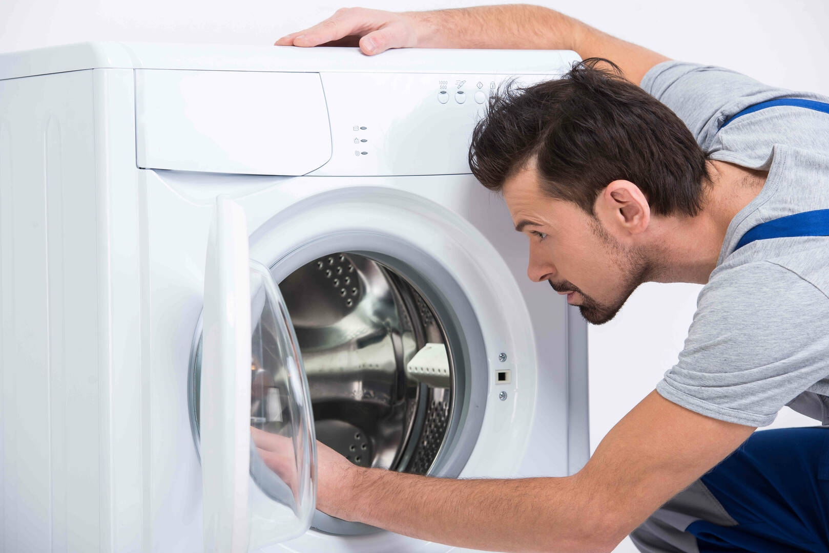 Sub-Zero Repair Services Provides Clean Sub-Zero Wine Cooler Repair In Sea Ranch Lakes FL